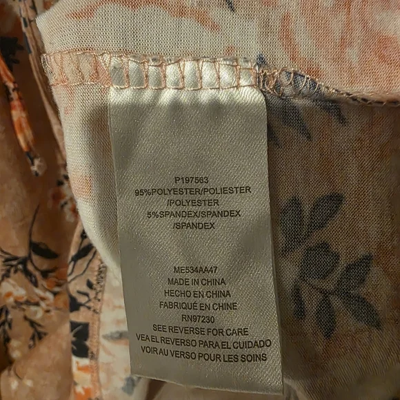 Absolutely Famous Pink Floral Bell Sleeve Blouse Size L - Picture 6 of 6